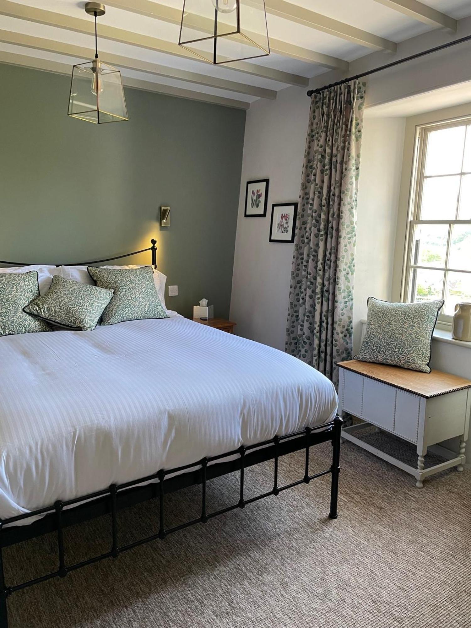 The Tradesmans Arms Bed & Breakfast Кингсбридж Екстериор снимка